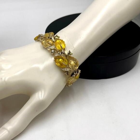 Lisner Vintage Frosted Autumn
Leaves Yellow Amber Rhinestone Gold Tone Bracelet - Picture 2 of 8